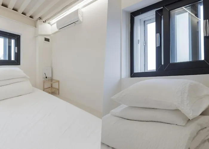 Hongdae 7min From Hongdae St *